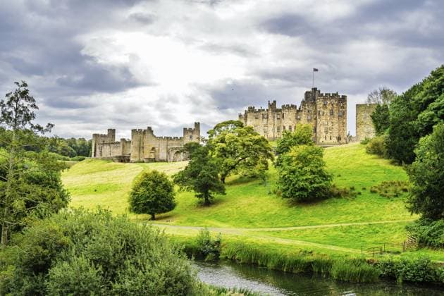 Alnwick Castle, Alnwick, Northumberland, England, Großbritannien Alnwick Castle, Alnwick, Northumberland, England, UK Copyright: imageBROKER MaciejxOlszewski ibxmao16173102.jpg