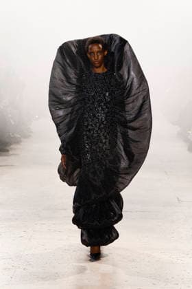 Rahul Mishra Womens Ready to Wear Spring Summer 2026 Fashion Show during Paris Fashion Week PFW on January 26, 2026 Rahul Mishra Womens Ready to Wear Spring Summer 2026 Fashion Show during Paris Fashion Week PFW on January 26, 2026 Paris France  Copyright: xAgencex xBestimagexAgencex xBestimagex