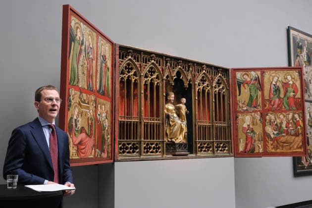 27.01.2026, Frankfurt, DEU Pressetermin im Staedel Museum. Die Thronende Muttergottes (um 1320 1330) aus dem Altenberger Altar konnte durch die Unterstützung der Ernst von Siemens Kunststiftung, des Städelschen Museums-Vereins sowie der Kulturstiftung der Länder für das Städel Museum angekauft werden. Die Altenberger Madonna ist im Verzeichnis national wertvollen Kulturguts aufgeführt und daher vor dem Export geschützt. Philipp Demandt, Direktor des Staedel Museum.