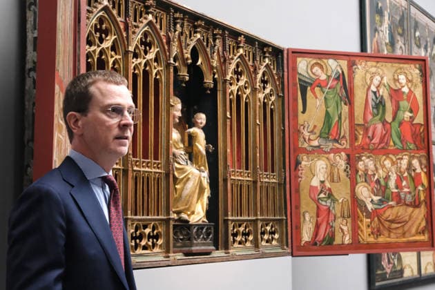 27.01.2026, Frankfurt, DEU Pressetermin im Staedel Museum. Die Thronende Muttergottes (um 1320 1330) aus dem Altenberger Altar konnte durch die Unterstützung der Ernst von Siemens Kunststiftung, des Städelschen Museums-Vereins sowie der Kulturstiftung der Länder für das Städel Museum angekauft werden. Die Altenberger Madonna ist im Verzeichnis national wertvollen Kulturguts aufgeführt und daher vor dem Export geschützt. Philipp Demandt, Direktor des Staedel Museum.