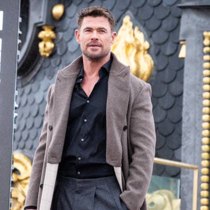 Chris Hemsworth in Madrid, Spain - 27 Jan 2026 Actor Chris Hemsworth attends the Ruta de Escape (Crime 101) photocall at the Metropolis Club. Madrid Spain Copyright: xAtilanoxGarciax xSOPAxImagesx photos03319