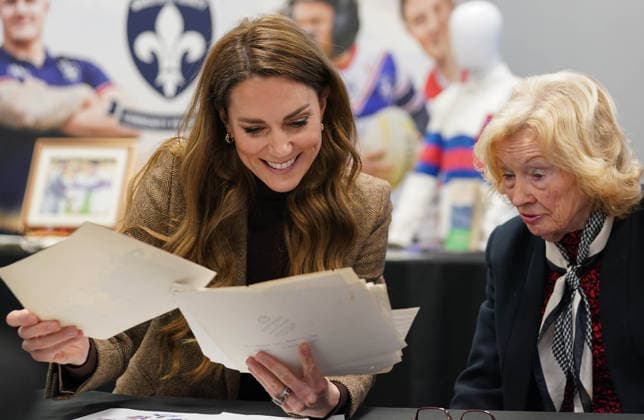 The Princess of Wales Visits Communities in the North of England 27 01 2026. Wakefield, UK. The Princess of Wales during a visit to Wakefield Trinity Rugby League club. Her Royal Highness met Marc Lovering, the RFL™s Director of Performance and Development. The Princess then joined a session with the In Touch programme, which provides an open space for elderly people within the local community to help tackle social isolation by hosting quizzes, workshops and stadium tours. The Princess also met with young people from Wakefield™s Inspiring Futures programme, which supports those who are at risk of anti-social behaviour and youth crime through goal setting, stress management, and teamwork. Finally, Her Royal Highness headed out to the rug  Copyright: xPetexMaclainex xAvalonx 1069781618