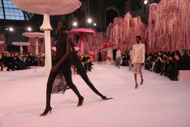 DeÌfileÌ Chanel Haute Couture printemps-eÌteÌ 2026 Model on the runway DeÌfileÌ Chanel Haute Couture printemps-eÌteÌ 2026 au Grand Palais Ã Paris le 27 janvier 2026. Chanel Haute Couture Spring Summer 2026 fashion show at the Grand Palais in Paris on January 27, 2026.  Copyright: xFabricexChasseryx