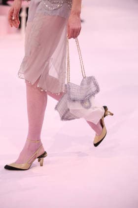 DeÌfileÌ Chanel Haute Couture printemps-eÌteÌ 2026 Model on the runway DeÌfileÌ Chanel Haute Couture printemps-eÌteÌ 2026 au Grand Palais Ã Paris le 27 janvier 2026. Chanel Haute Couture Spring Summer 2026 fashion show at the Grand Palais in Paris on January 27, 2026.  Copyright: xFabricexChasseryx
