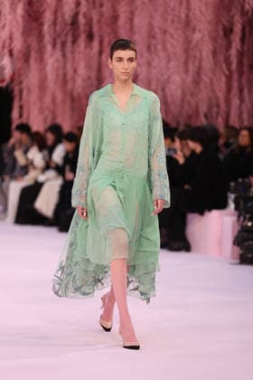 DeÌfileÌ Chanel Haute Couture printemps-eÌteÌ 2026 Model on the runway DeÌfileÌ Chanel Haute Couture printemps-eÌteÌ 2026 au Grand Palais Ã Paris le 27 janvier 2026. Chanel Haute Couture Spring Summer 2026 fashion show at the Grand Palais in Paris on January 27, 2026.  Copyright: xFabricexChasseryx