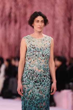 DeÌfileÌ Chanel Haute Couture printemps-eÌteÌ 2026 Model on the runway DeÌfileÌ Chanel Haute Couture printemps-eÌteÌ 2026 au Grand Palais Ã Paris le 27 janvier 2026. Chanel Haute Couture Spring Summer 2026 fashion show at the Grand Palais in Paris on January 27, 2026.  Copyright: xFabricexChasseryx