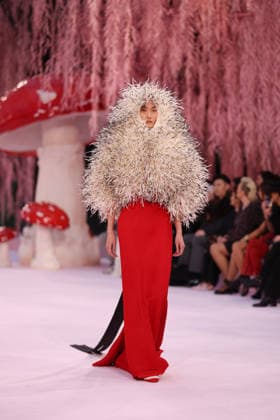DeÌfileÌ Chanel Haute Couture printemps-eÌteÌ 2026 Model on the runway DeÌfileÌ Chanel Haute Couture printemps-eÌteÌ 2026 au Grand Palais Ã Paris le 27 janvier 2026. Chanel Haute Couture Spring Summer 2026 fashion show at the Grand Palais in Paris on January 27, 2026.  Copyright: xFabricexChasseryx