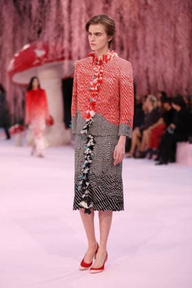DeÌfileÌ Chanel Haute Couture printemps-eÌteÌ 2026 Model on the runway DeÌfileÌ Chanel Haute Couture printemps-eÌteÌ 2026 au Grand Palais Ã Paris le 27 janvier 2026. Chanel Haute Couture Spring Summer 2026 fashion show at the Grand Palais in Paris on January 27, 2026.  Copyright: xFabricexChasseryx