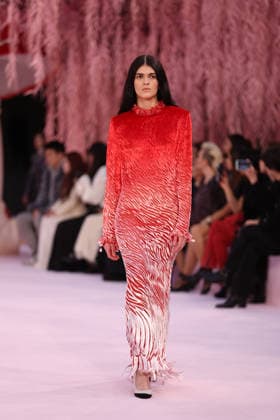 DeÌfileÌ Chanel Haute Couture printemps-eÌteÌ 2026 Model on the runway DeÌfileÌ Chanel Haute Couture printemps-eÌteÌ 2026 au Grand Palais Ã Paris le 27 janvier 2026. Chanel Haute Couture Spring Summer 2026 fashion show at the Grand Palais in Paris on January 27, 2026.  Copyright: xFabricexChasseryx
