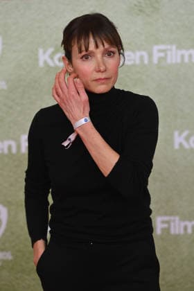 Julia KOSCHITZ (Schauspielerin), Einzelbild,angeschnittenes Einzelmotiv,Halbfigur,halbe Figur. Weltpremiere ACH.DIESE LUECKE-DIESE ENTSETZLICHE LUECKE am 27.01.20226 im Mathaeser Kino in Muenchen.
