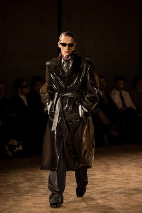 PFW Saint Laurent runway EB A model presents a creation by designer Anthony Vaccarello as part of his Menswear Fall Winter 2026-2027 collection show for fashion house Saint Laurent during Men s Fashion Week in Paris, France, January 27, 2026. Photo by Eliot Blondet ABACAPRESS.COM Paris France France  Copyright: xBlondetxEliot ABACAx