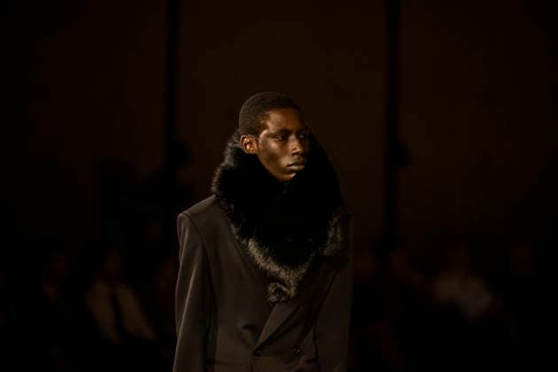 PFW Saint Laurent runway EB A model presents a creation by designer Anthony Vaccarello as part of his Menswear Fall Winter 2026-2027 collection show for fashion house Saint Laurent during Men s Fashion Week in Paris, France, January 27, 2026. Photo by Eliot Blondet ABACAPRESS.COM Paris France France  Copyright: xBlondetxEliot ABACAx