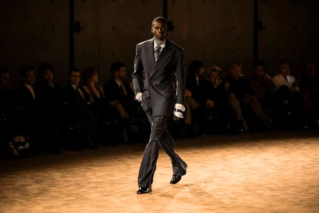 PFW Saint Laurent runway EB A model presents a creation by designer Anthony Vaccarello as part of his Menswear Fall Winter 2026-2027 collection show for fashion house Saint Laurent during Men s Fashion Week in Paris, France, January 27, 2026. Photo by Eliot Blondet ABACAPRESS.COM Paris France France  Copyright: xBlondetxEliot ABACAx