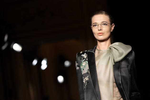 PFW Giorgio Armani Runway - Paris AJ A model presents a creation for Giorgio Armani Prive for Women s Haute Couture Spring Summer 2026 collection fashion show as part of the Paris Haute Couture Fashion Week, in Paris, on January 27, 2026. Photo by Alexis Jumeau ABACAPRESS.COM Paris France  Copyright: xJumeauxAlexis ABACAx