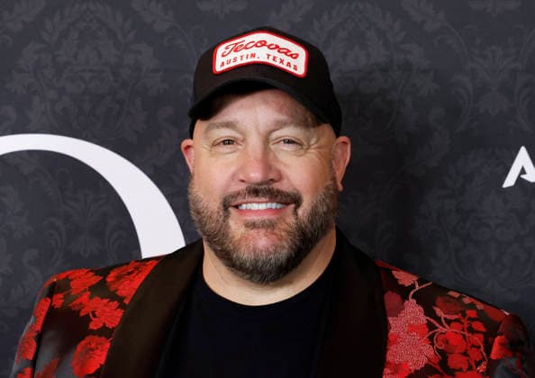 Kevin James arrives on the red carpet at the Solo Mio New York premiere at Regal Times Square on Tuesday, January 27, 2026 in New York City.  NYP20260127112 JOHNxANGELILLO