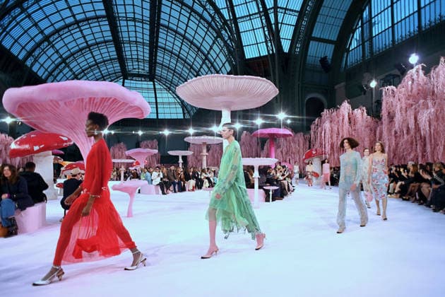 PFW - Chanel Runway Models walk the runway during the Chanel Haute Couture Week Spring Summer 2026 show as part of Paris Fashion Week on January 27, 2026 in Paris, France. Photo by Franck Castel ABACAPRESS.COM Paris France  Copyright: xCastelxFranck ABACAx