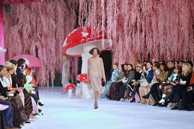PFW - Chanel Runway Models walk the runway during the Chanel Haute Couture Week Spring Summer 2026 show as part of Paris Fashion Week on January 27, 2026 in Paris, France. Photo by Franck Castel ABACAPRESS.COM Paris France  Copyright: xCastelxFranck ABACAx