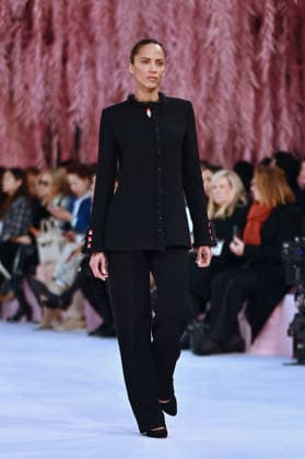 PFW - Chanel Runway Noemie Lenoir walk the runway during the Chanel Haute Couture Week Spring Summer 2026 show as part of Paris Fashion Week on January 27, 2026 in Paris, France. Photo by Franck Castel ABACAPRESS.COM Paris France  Copyright: xCastelxFranck ABACAx