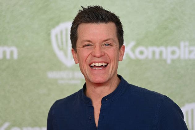 Benedikt (Beni) Weber (Schauspieler), Einzelbild,angeschnittenes Einzelmotiv,Portrait,Portraet Weltpremiere ACH.DIESE LUECKE-DIESE ENTSETZLICHE LUECKE am 27.01.20226 im Mathaeser Kino in Muenchen.