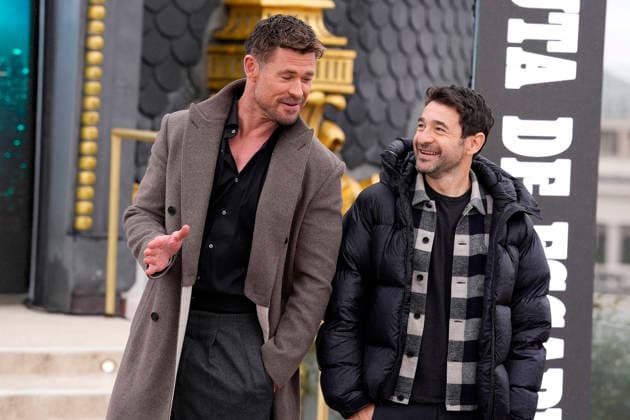 Chris Hemsworth Presents Escape Route Film in Madrid Actor Chris Hemsworth and director Bart Layton attend the Ruta De Escape (Crime 101) photocall. January 27, 2026. Photo by Acero AlterPhotos ABACAPRESS.COM Madrid Spain  Copyright: xAcero AlterPhotos ABACAx