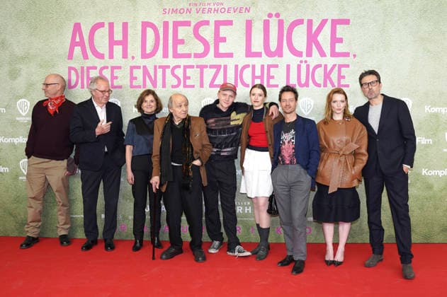 Joachim Meyerhoff, Friedrich von Thun, Victoria Trauttmansdorff, Nikolaus Paryla, Bruno Alexander, Katharina Stark, Tom Schilling, Karoline Herfurth und Simon Verhoeven bei der Premiere des Kinofilms Ach, diese Lücke, diese entsetzliche Lücke im Mathäser Filmpalast. München, 27.01.2026