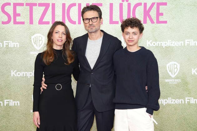 Nina Verhoeven, Simon Verhoeven und David Verhoeven bei der Premiere des Kinofilms Ach, diese Lücke, diese entsetzliche Lücke im Mathäser Filmpalast. München, 27.01.2026