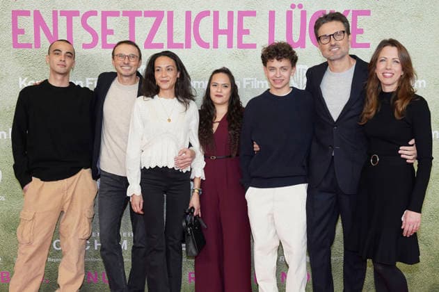Patrice Verhoeven, Luca Verhoeven, Stephanie Verhoeven, Gast, David Verhoeven, Simon Verhoeven und Nina Verhoeven bei der Premiere des Kinofilms Ach, diese Lücke, diese entsetzliche Lücke im Mathäser Filmpalast. München, 27.01.2026