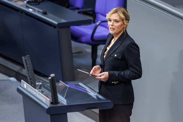 Sonderveranstaltung anlässlich des Tages des Gedenkens an die Opfer des Nationalsozialismus Sonderveranstaltung anlässlich des Tages des Gedenkens an die Opfer des Nationalsozialismus statt im Deutschen Bundestag am 28.01.26 in Berlin. Bundestagspräsidentin Julia Klöckner spricht zu den Anwesenden. Berlin Berlin Deutschland Bundestag *** Special event to mark the Day of Remembrance of the Victims of National Socialism Special event to mark the Day of Remembrance of the Victims of National Socialism held at the German Bundestag on 28 01 26 in Berlin Bundestag President Julia Klöckner speaks to those present Berlin Berlin Germany Bundestag
