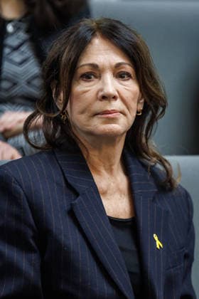 Sonderveranstaltung anlässlich des Tages des Gedenkens an die Opfer des Nationalsozialismus Sonderveranstaltung anlässlich des Tages des Gedenkens an die Opfer des Nationalsozialismus statt im Deutschen Bundestag am 28.01.26 in Berlin. Iris Berben zu Gast im Bundestag. Berlin Berlin Deutschland Bundestag *** Special event to mark the Day of Remembrance of the Victims of National Socialism Special event to mark the Day of Remembrance of the Victims of National Socialism held at the German Bundestag on 28 01 26 in Berlin Iris Berben as a guest at the Bundestag Berlin Berlin Germany Bundestag