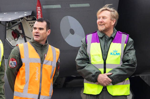 28-01-2026 Schiphol King Willem-Alexander visited a Royal Netherlands Air Force exercise at Schiphol Airport. During this training, the air force practiced how military aircraft movements can be conducted safely and responsibly from a civilian airport. Â  Copyright: xPPEx