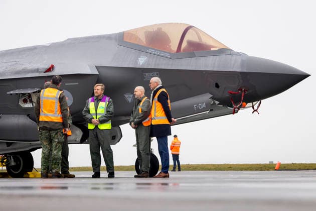 28-01-2026 Schiphol King Willem-Alexander visited a Royal Netherlands Air Force exercise at Schiphol Airport. During this training, the air force practiced how military aircraft movements can be conducted safely and responsibly from a civilian airport. Â  Copyright: xPPEx