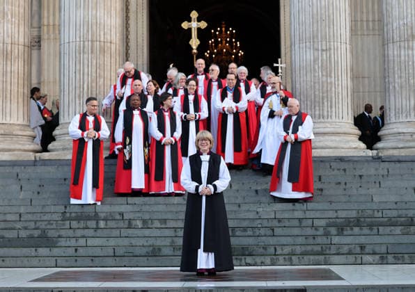 28 01 2026 Sarah Mullally stands on the steps of St Paul’s cathedral after being confirmed as the new Archbishop of Canterbury.  Copyright: xRichardxPohlex NINTCHDBPICT001054739341