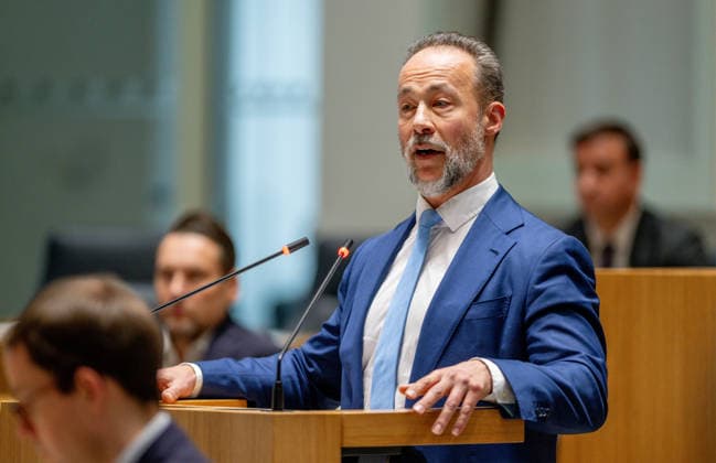 Jan Bollinger AFD Der Landesvorsitzender der AfD in Rheinland-Pfalz und Spitzenkandidat für die Landtagswahlen am 22.03.3026, Jan Bollinger, aufgenommen während einer Debatte im Landtag in Mainz am 28.01.2026. Mainz Rheinland-Pfalz Deutschland *** Jan Bollinger AFD The state chairman of the AfD in Rhineland-Palatinate and top candidate for the state elections on 22 03 3026, Jan Bollinger, pictured during a debate in the state parliament in Mainz on 28 01 2026 Mainz Rhineland-Palatinate Germany