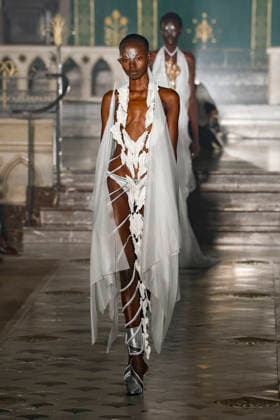Yuima Nakazato Haute Couture Spring Summer 2026 show as part of Paris Fashion Week PFW , January 28, 2026 Bestimage Runway Yuima Nakazato Haute Couture Week Spring Summer 2026 show as part of Paris Fashion Week on January 28, 2026 in Paris, France Paris France  Copyright: xAgencex xBestimagexAgencex xBestimagex
