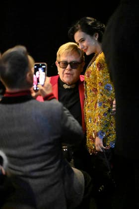Elton John et Jessie Murph au photocall du défilé Valentino, Collection Haute Couture Printemps Eté 2026 lors de la Fashion Week de Paris PFW , à Paris, France, le 28 janvier 2026 Olivier Borde Bestimage Photocall Valentino fashion show as part of Haute Couture Spring Summer 2026 on January 28, 2026 in Paris, France Paris France  Copyright: xOLIVIERxBORDEx xBESTIMAGExOLIVIERxBORDEx xBESTIMAGEx