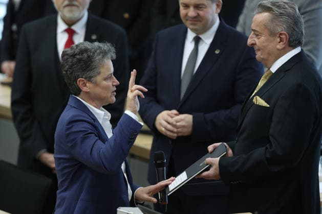 28.01.2026, xtgx, Landtagssitzung Sachsen-Anhalt, Wahl des Ministerpräsidenten. Lydia Hüskens (Ministerin für Infrastruktur und Digitales) wird vereidigt Magdeburg