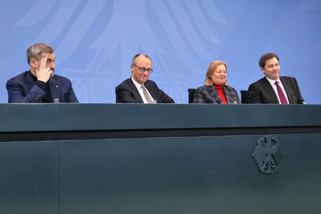 Berlin, Deutschland, 28.01.2026: Bundeskanzleramt: Pressekonferenz nach Koalitionsausschuss: CSU-Chef Markus Söder, Bundeskanzler Friedrich Merz (CDU), Bundesministerin für Arbeit und Soziales Bärbel Bas (SPD) und Bundesminister der Finanzen Lars Klingbeil (SPD) *** Berlin, Germany, 28 01 2026 Federal Chancellery Press conference after coalition committee CSU leader Markus Söder, Federal Chancellor Friedrich Merz CDU , Federal Minister of Labor and Social Affairs Bärbel Bas SPD and Federal Minister of Finance Lars Klingbeil SPD Copyright: xdtsxNachrichtenagenturx dts_103894