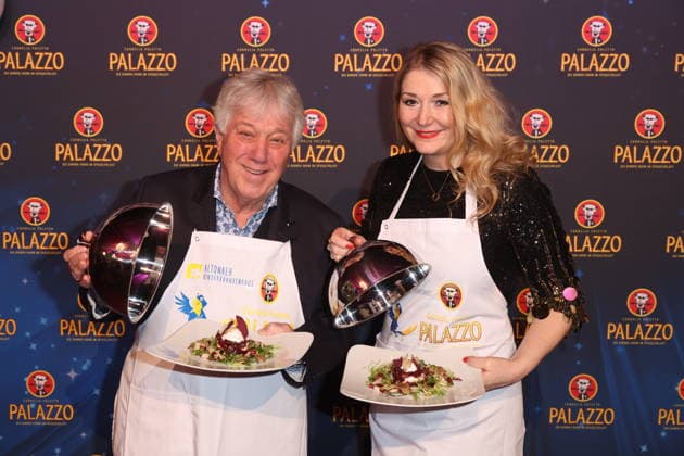 Hamburg Rolf Zuckowski und Sandra Quadflieg, Charity-Abend im Cornelia Poletto PALAZZO. Für den guten Zweck tauschen Stars das Mikrofon gegen das Tablett, die Bühne gegen die Manege des Spiegelpalasts Hamburg, 28.1.2026, der Reinerlös des Abends geht an den Lufthafen im Altonaer Kinderkrankenhaus (AKK)