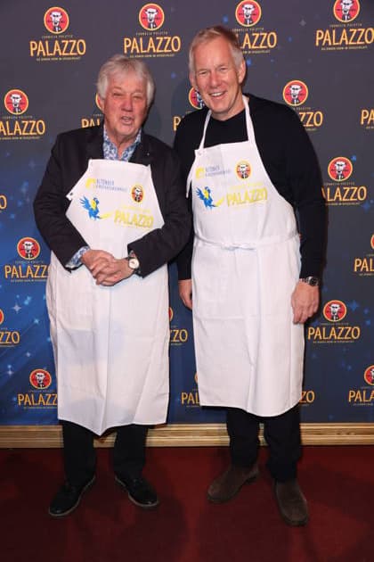 Hamburg Rolf Zuckowski und Johannes B. Kerner kellnern für den guten Zweck, Charity-Abend im Cornelia Poletto PALAZZO. Für den guten Zweck tauschen Stars das Mikrofon gegen das Tablett, die Bühne gegen die Manege des Spiegelpalasts Hamburg, 28.1.2026, der Reinerlös des Abends geht an den Lufthafen im Altonaer Kinderkrankenhaus (AKK)