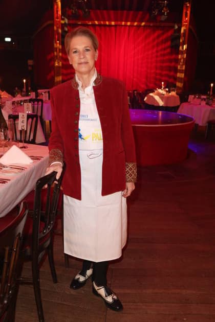 Hamburg Cornelia Poletto im Spiegelpalast, Charity-Abend im Cornelia Poletto PALAZZO. Für den guten Zweck tauschen Stars das Mikrofon gegen das Tablett, die Bühne gegen die Manege des Spiegelpalasts Hamburg, 28.1.2026, der Reinerlös des Abends geht an den Lufthafen im Altonaer Kinderkrankenhaus (AKK)