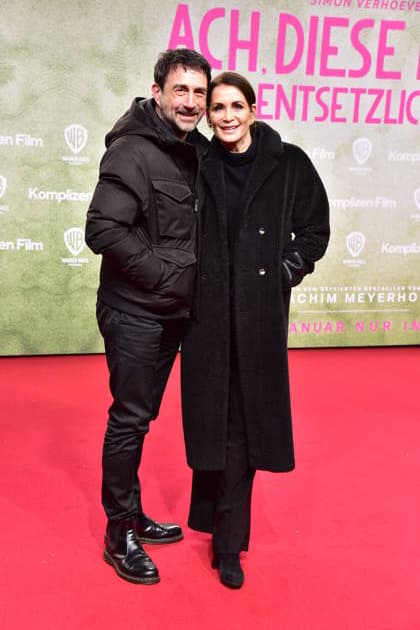 Berlin PREMIERE, ACH DIESE LÜCKE Anja kling mit Ehemann Oliver Haas Ankunft zur Berlin PREMIERE, von Simon Verhoeven, ach diese Lücke, diese entsetzliche Lücke in Berlin am 28.01.2026