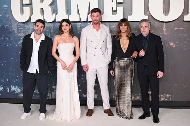 Celebrities attending the ˜Crime 101™ UK gala screening at the Odeon Luxe in Leicester Square, London Featuring: Bart Layton, Monica Barbaro, Halle Berry, Chris Hemsworth, Mark Ruffalo Where: London, United Kingdom When: 28 Jan 2026 Credit: Cover Images EDITORIAL USE ONLY. NOT FOR USE BY NEWSPAPERS BASED IN THE UK. Copyright: xx coverimg55420459