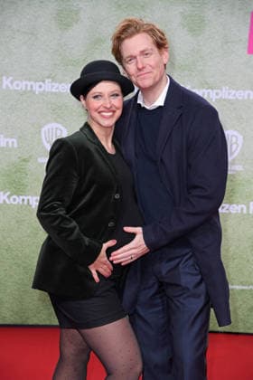 Nadja Jo Klapper mit Ehemann Johannes Heinrichs bei der Premiere von ACH, DIESE LÜCKE, DIESE ENTSETZLICHE LÜCKE im Zoo Palast in Berlin am 28.01.2026