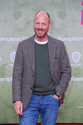 Johann von Buelow bei der Premiere von ACH, DIESE LÜCKE, DIESE ENTSETZLICHE LÜCKE im Zoo Palast in Berlin am 28.01.2026