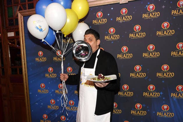 Tim Maelzer bei der Palazzo Charity Gala zugunsten des Altonaer Kinderkrankenhauses am 28.01.2026 in Hamburg Palazzo Charity Gala 2026 - Promis kellnern fuer den guten Zweck in Hamburg