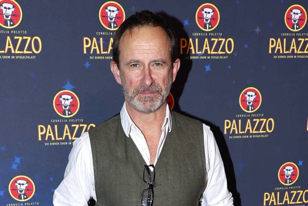 Nicolas Koenig bei der Palazzo Charity Gala zugunsten des Altonaer Kinderkrankenhauses am 28.01.2026 in Hamburg Palazzo Charity Gala 2026 - Promis kellnern fuer den guten Zweck in Hamburg