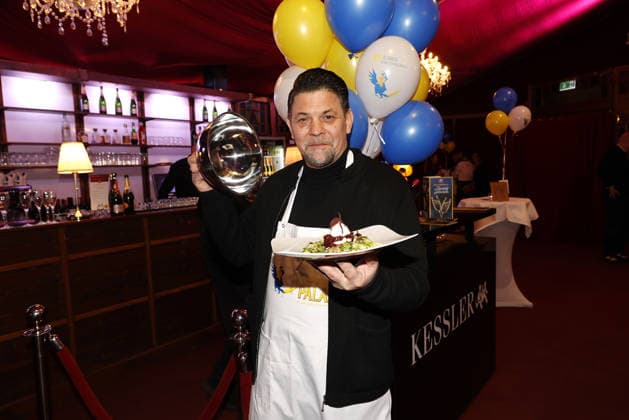 Tim Maelzer bei der Palazzo Charity Gala zugunsten des Altonaer Kinderkrankenhauses am 28.01.2026 in Hamburg Palazzo Charity Gala 2026 - Promis kellnern fuer den guten Zweck in Hamburg