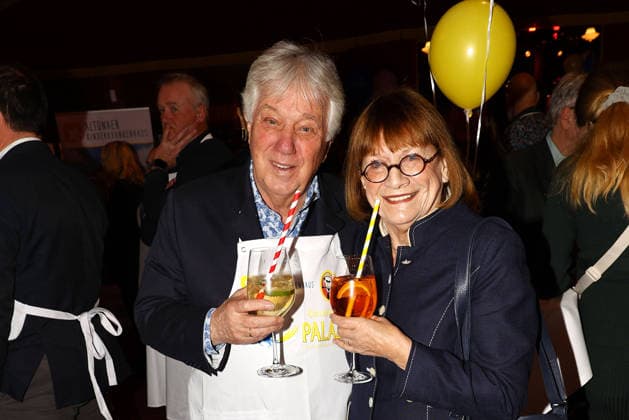 Rolf Zuckowski und Monika Zuckowski bei der Palazzo Charity Gala zugunsten des Altonaer Kinderkrankenhauses am 28.01.2026 in Hamburg Palazzo Charity Gala 2026 - Promis kellnern fuer den guten Zweck in Hamburg