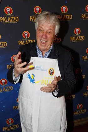 Rolf Zuckowski bei der Palazzo Charity Gala zugunsten des Altonaer Kinderkrankenhauses am 28.01.2026 in Hamburg Palazzo Charity Gala 2026 - Promis kellnern fuer den guten Zweck in Hamburg