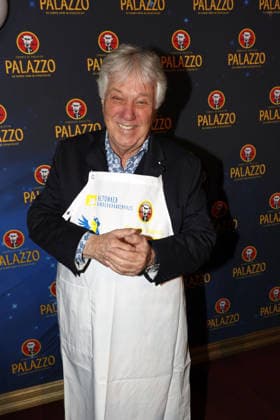 Rolf Zuckowski bei der Palazzo Charity Gala zugunsten des Altonaer Kinderkrankenhauses am 28.01.2026 in Hamburg Palazzo Charity Gala 2026 - Promis kellnern fuer den guten Zweck in Hamburg